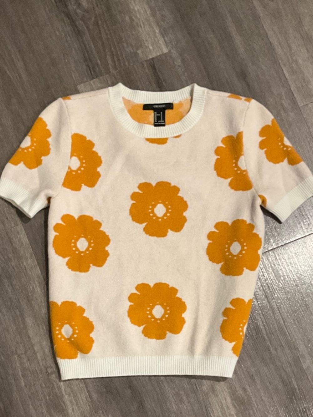 Floral Short Sleeve Knit Top in Cream and Mustard